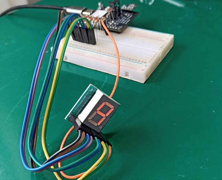 Display de 7 segmentos na protoboard