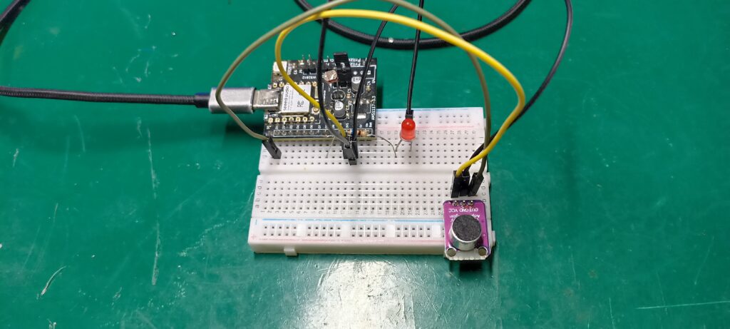 Montagem do MAX4466 em protoboard