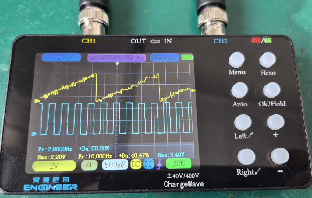 Osciloscópio mostrando PWM